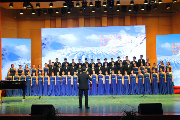 2016122911080391.jpg 我院举办2017年新年音乐晚会