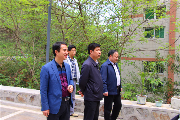 2017042709175747.jpg 校党委书记宋争辉到我院调研